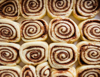 bondi-chia-4-facts-cinnamon-rolls-molly-simone
